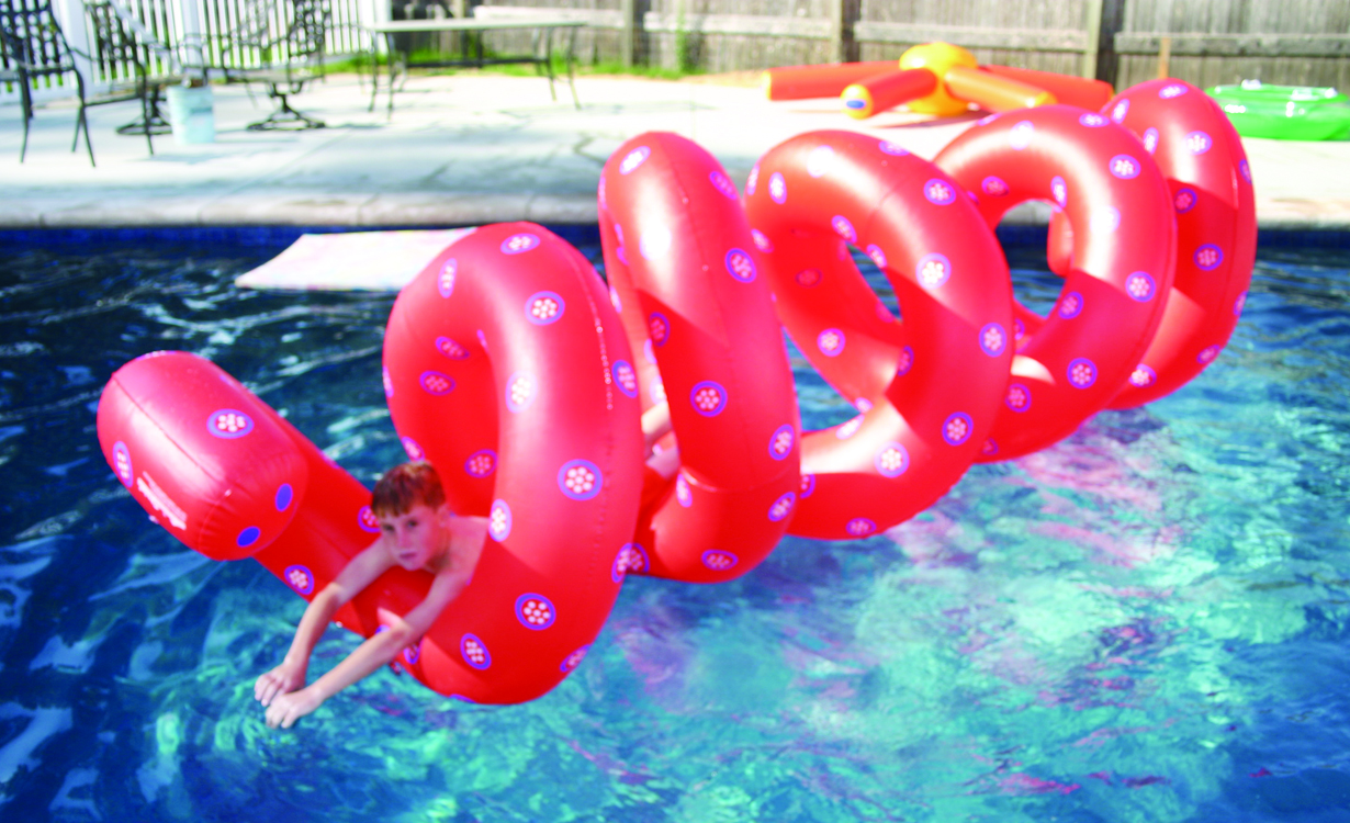 GIANT AQUA WORM